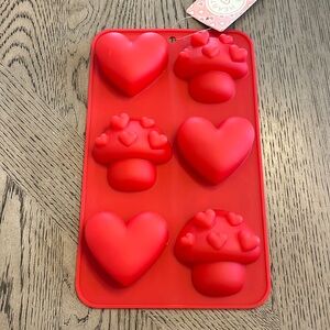 Valentine’s Heart and Mushroom Shaped Silicone Baking Cake Mold Red Resin Craft